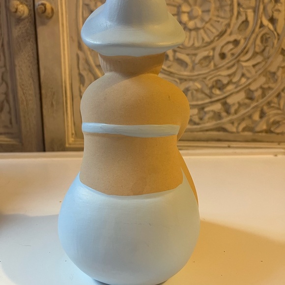 Beach lady Sitting Figurine Decor - Picture 3 of 7